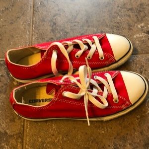 Converse Red